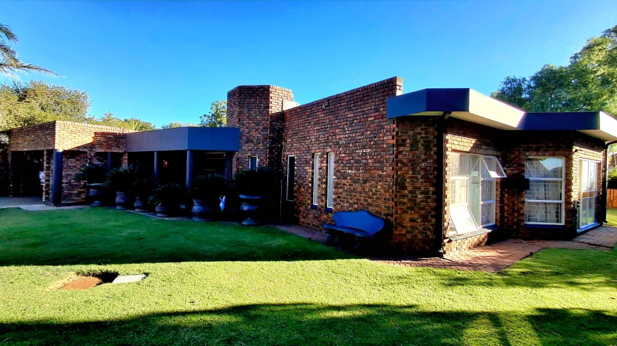 4 Bedroom Property for Sale in Vaalpark Free State